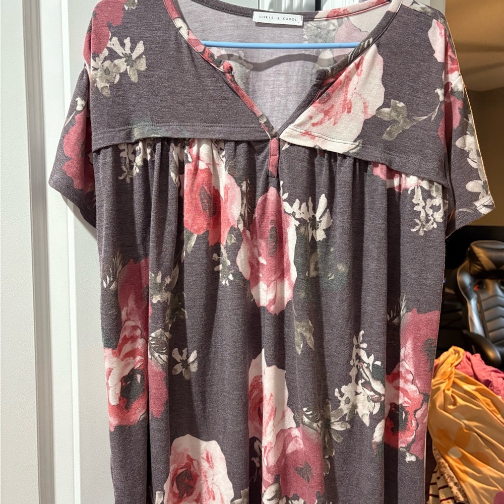 Floral Short Sleeve Top in Plum and Pink